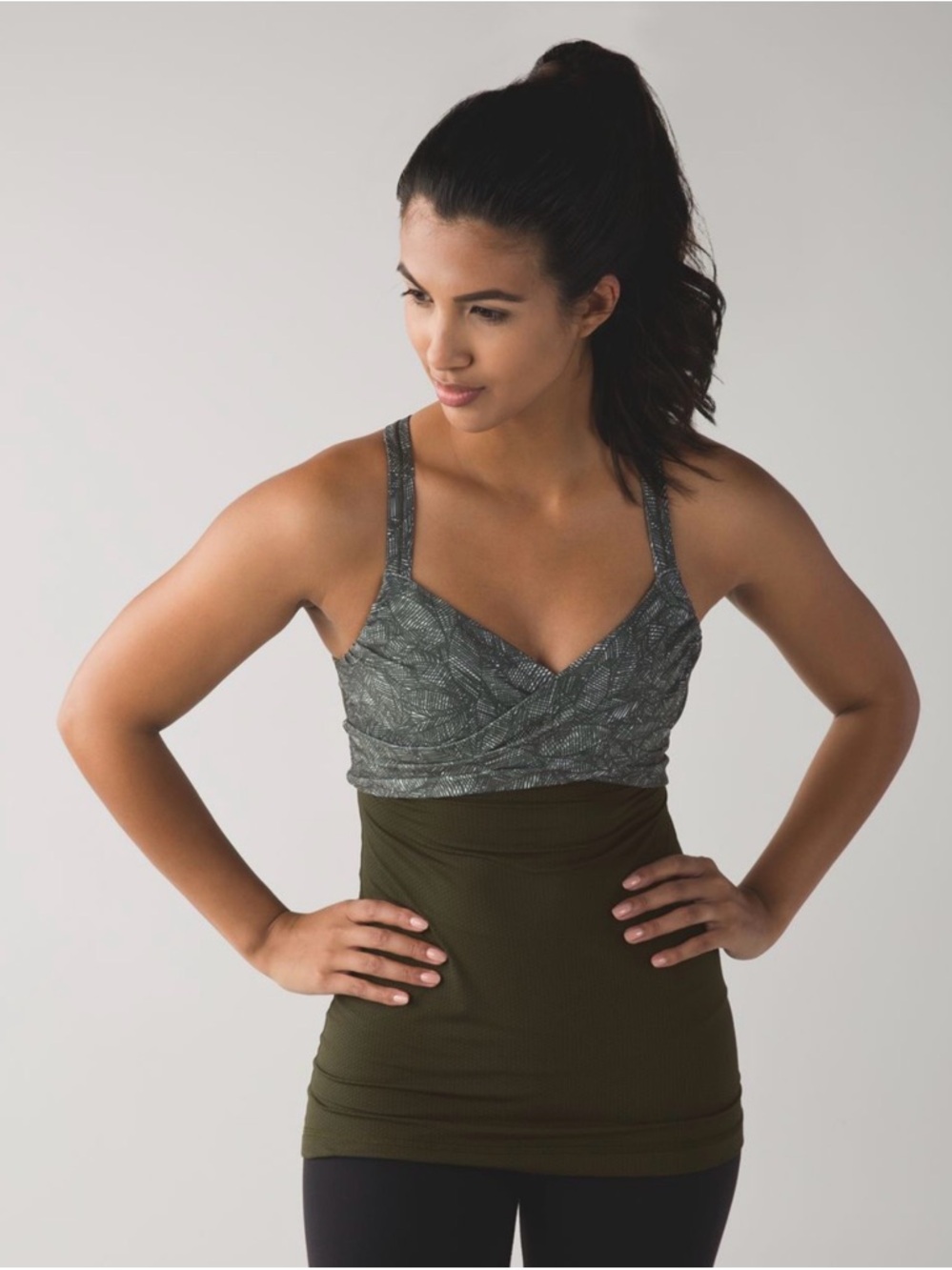 Lululemon Wrap It Up Racerback Tank Top Gator Green Pattern Size 8